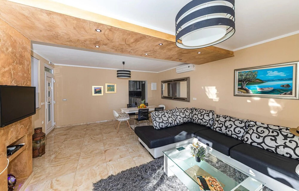 Lovely Home In Zecevo Rogoznicko