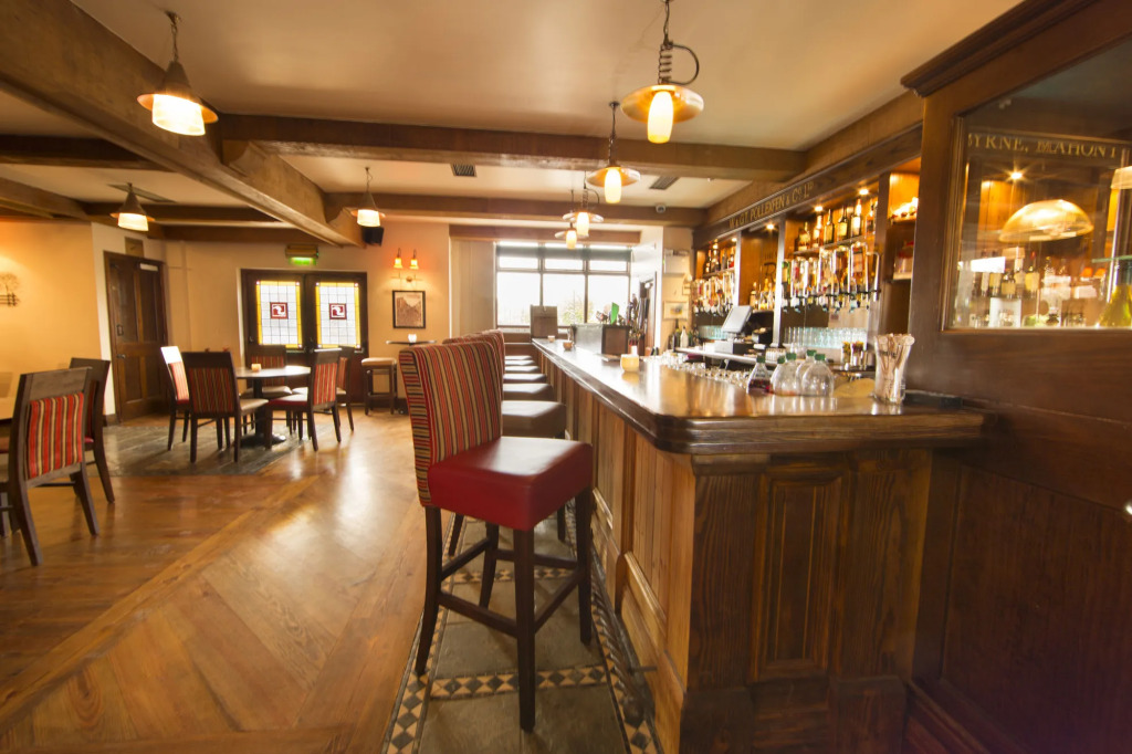 Riverside Hotel