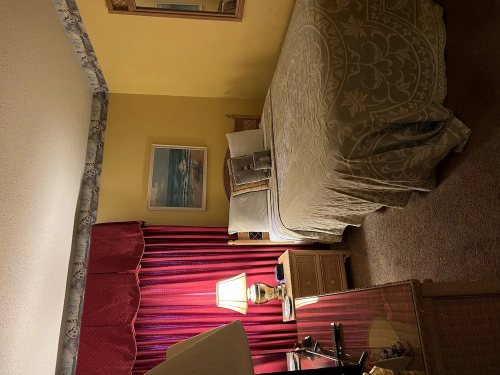 River Place #24 - 3 Br Condo
