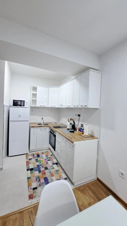 J&J Apartment