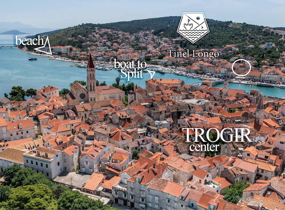 Tinel Longo, holiday home for up to 8, city center, BBQ, terrace