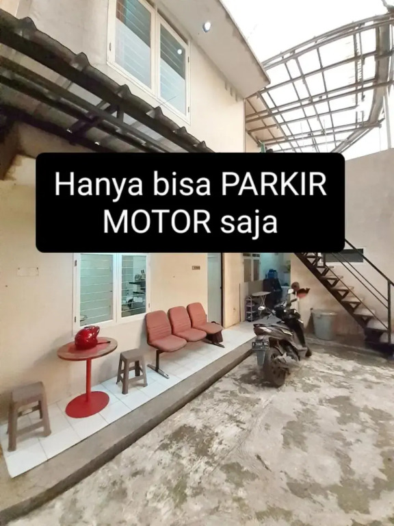 Spot On 3988 Kost Carmelia Baranangsiang Syariah