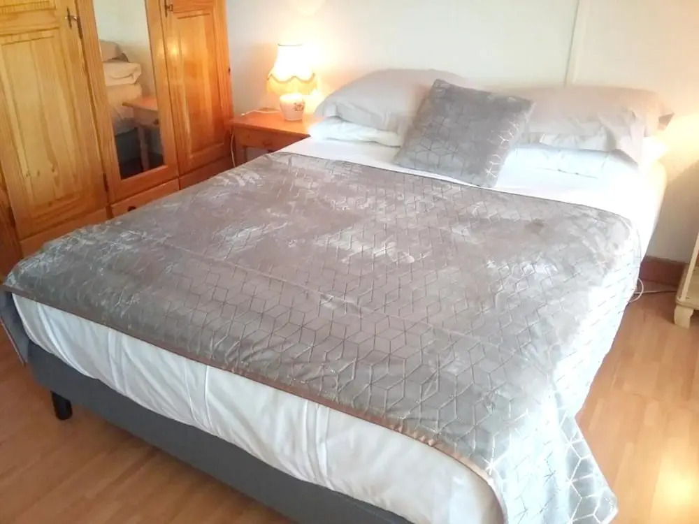 House With 2 Bedrooms in Saint-gilles les Bains, With Wonderful sea View, Shared Pool, Enclosed Garden - 100 m From the Beach