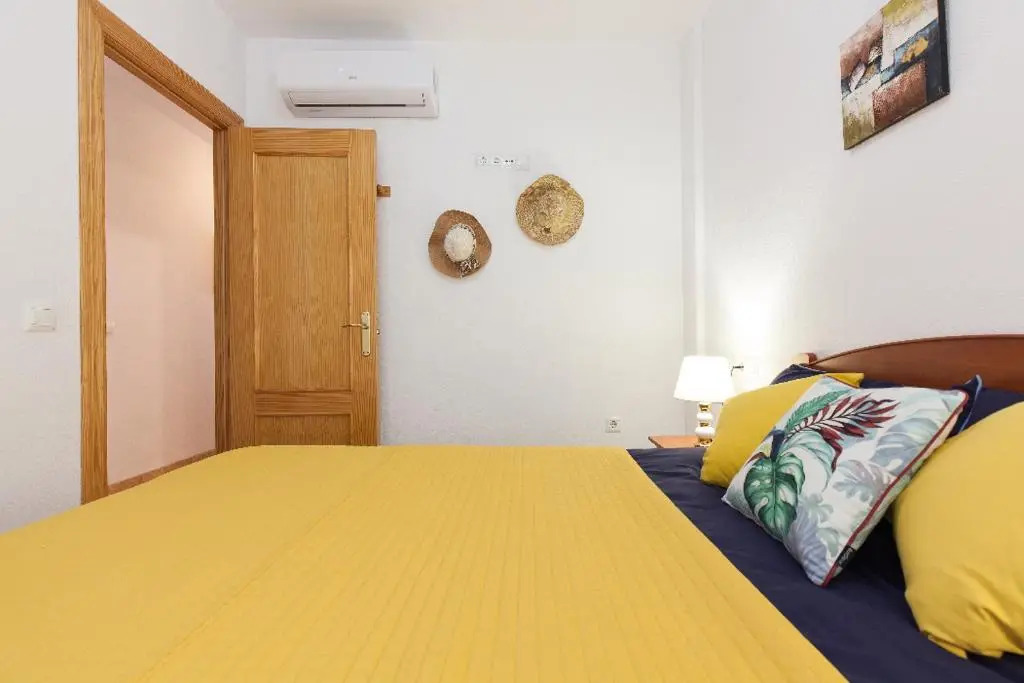 Fantastico apartamento en el centro de Roquetas, 300Mb Optic Fiber high speed internet, Smart tv