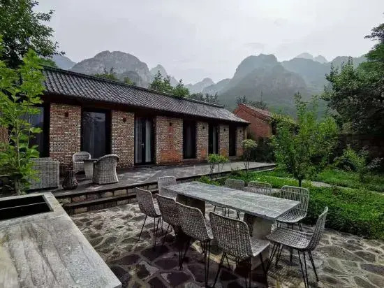 Jinta Xiangu Holiday Town