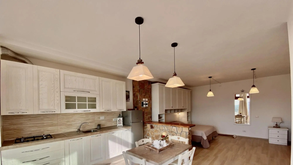 Lovely two-room apartment, newly opened, in a semi-detached villa in a panoramic position.-Villetta Zuccale 4