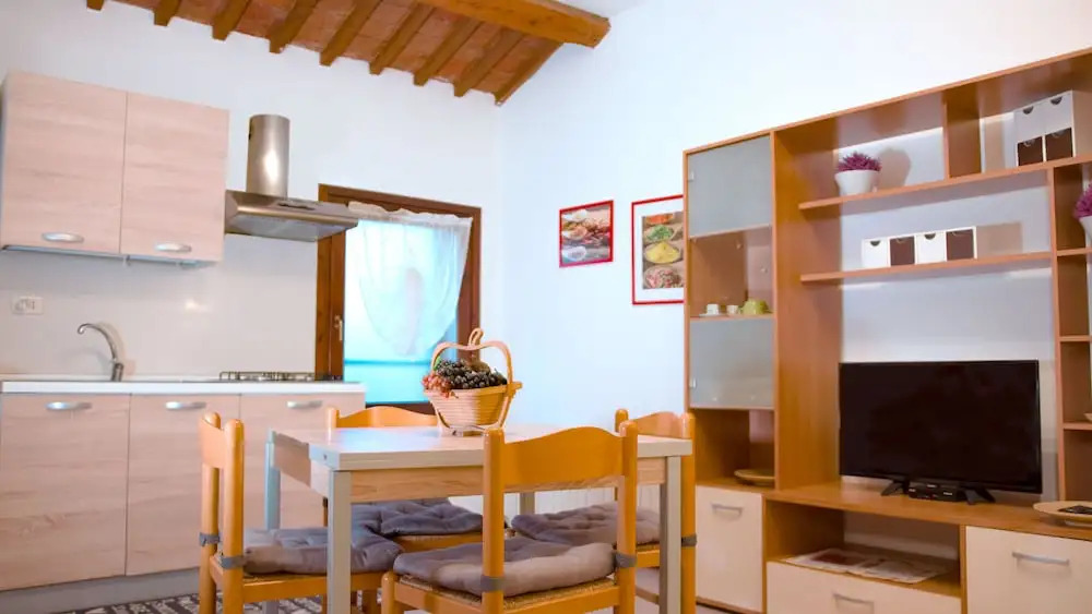 1 Bed-sleeps 4-town Centre-free Parking-aircon