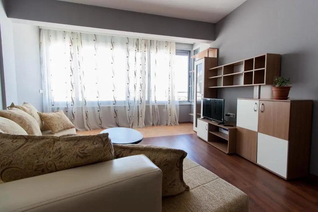 Art I Apartments