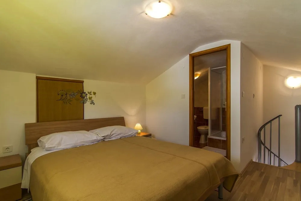 Apartments Ivica