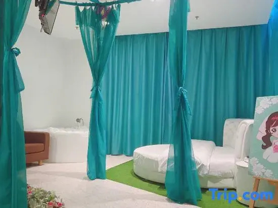 Love Me Couples' Theme Hotel