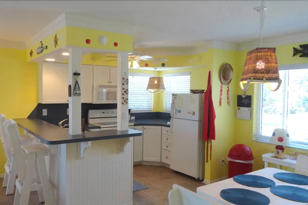 AM Beach Place Unit 4