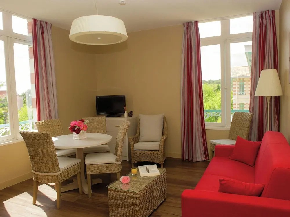 Apartment in Historic Town Villa in the Town of Arcachon