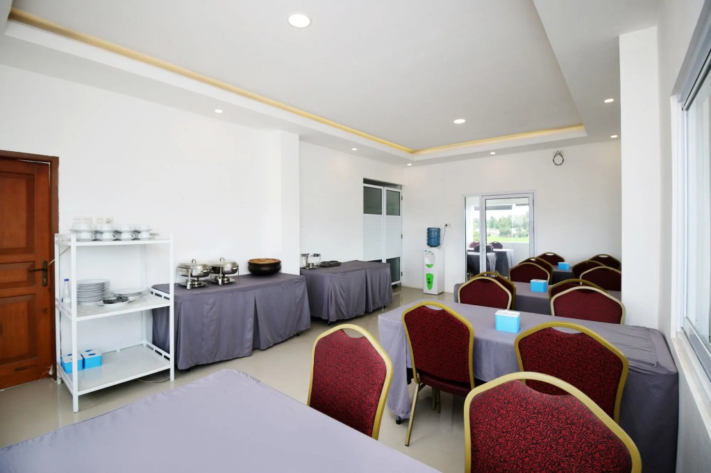 RedDoorz Plus Syariah at Polamas Andalas