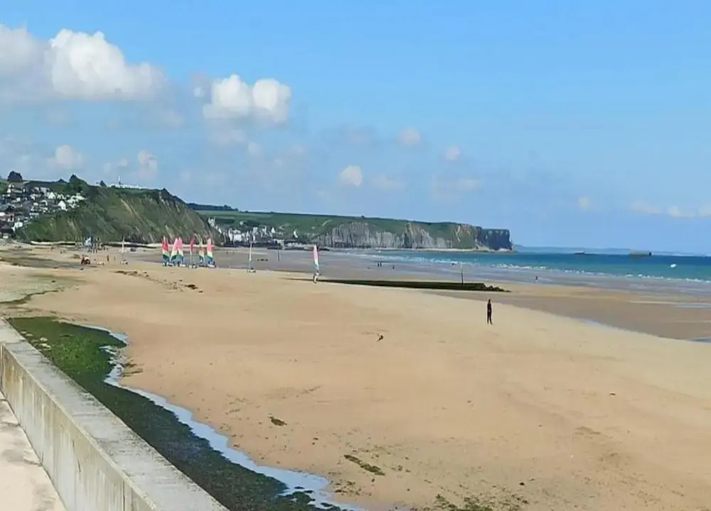 Lovely Holiday Home in Osmanville With Terrace