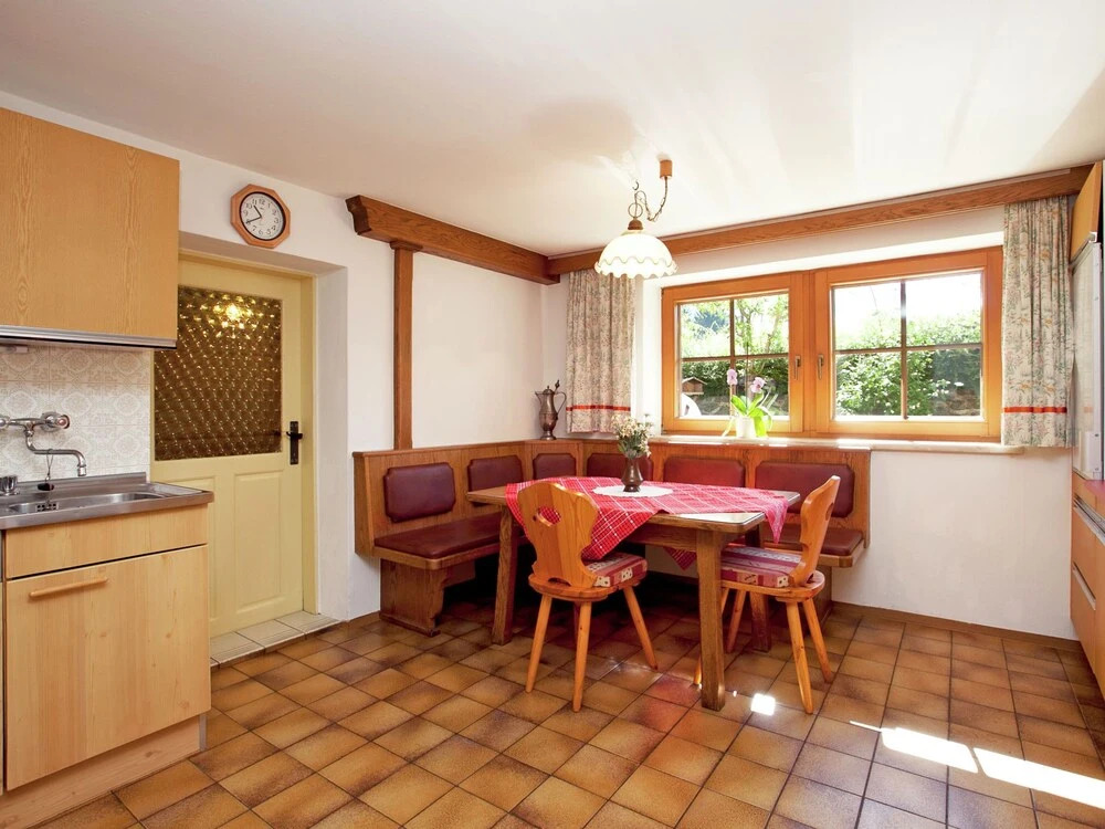 Pretty Holiday Home in Uderns near Ski Area