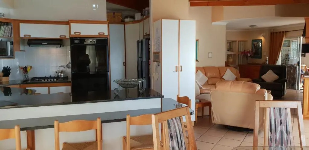 Blue Water Bay Holiday House