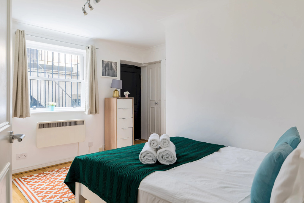 Duplex Apartment With Patio in Marylebone