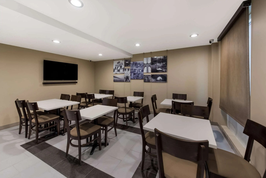 Sleep Inn Brooklyn - Sheepshead Bay