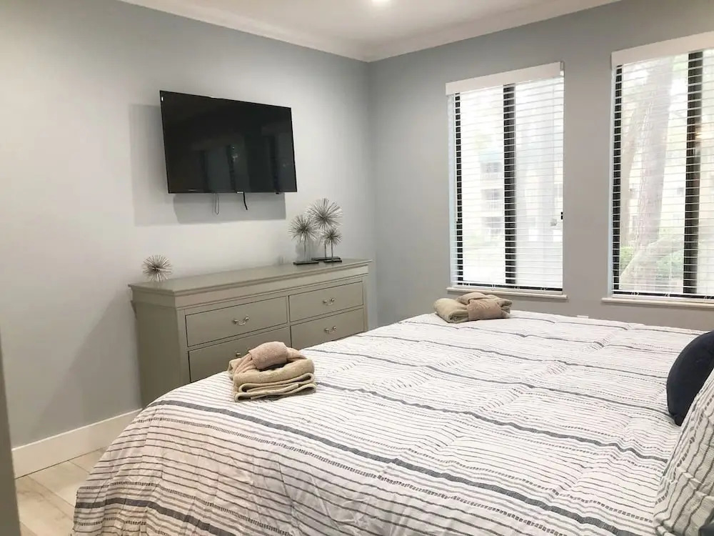 J's Beachtime - 3 Pools, Tennis, Playground 2 Bedroom Condo