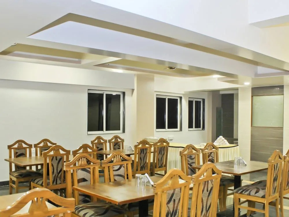 Hotel Jayratna