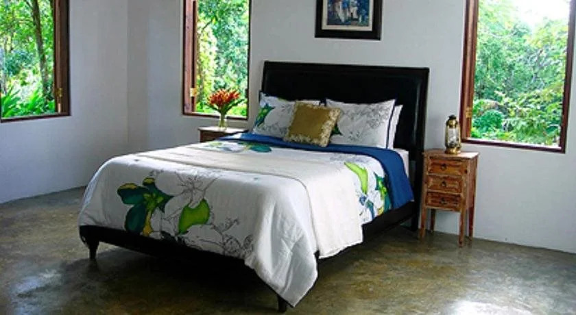 El Hotelito at The Rainforest Experience Farm