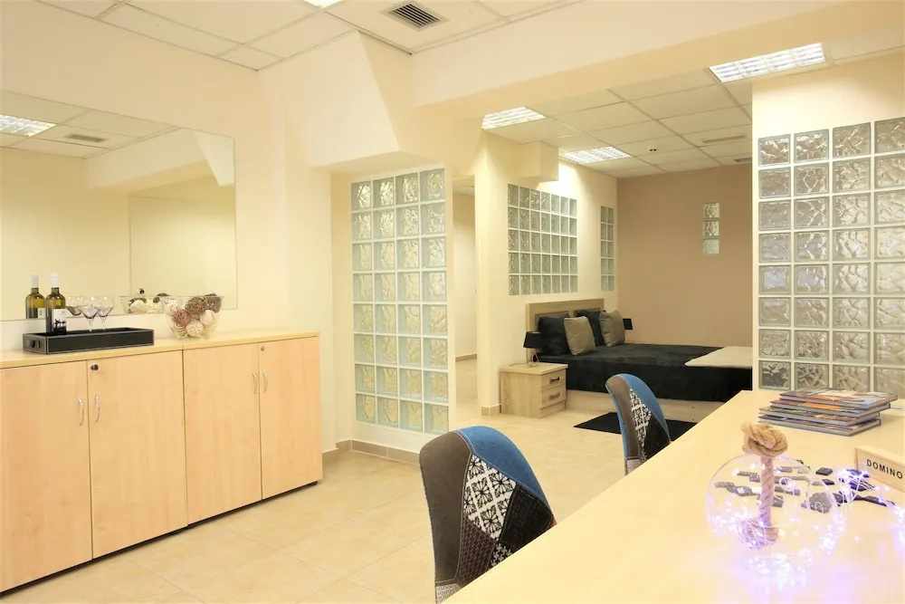 GK Airport Suites
