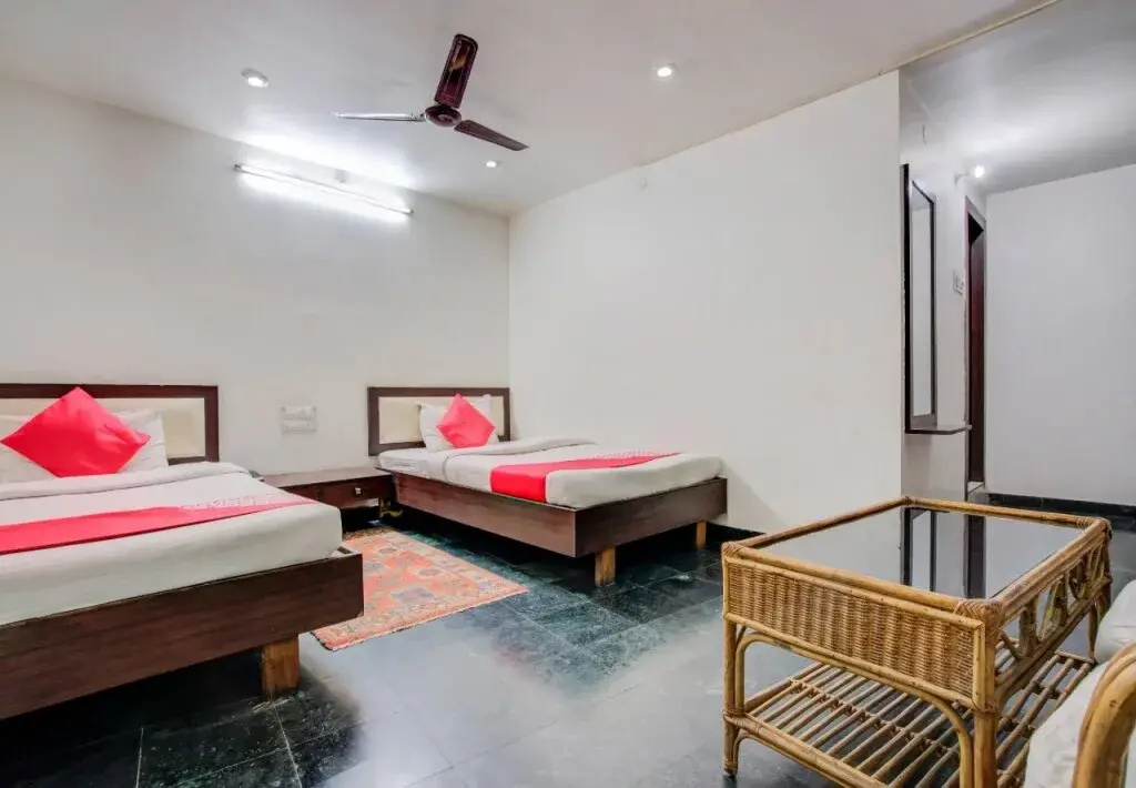 Sekhar's Rest House By OYO Rooms