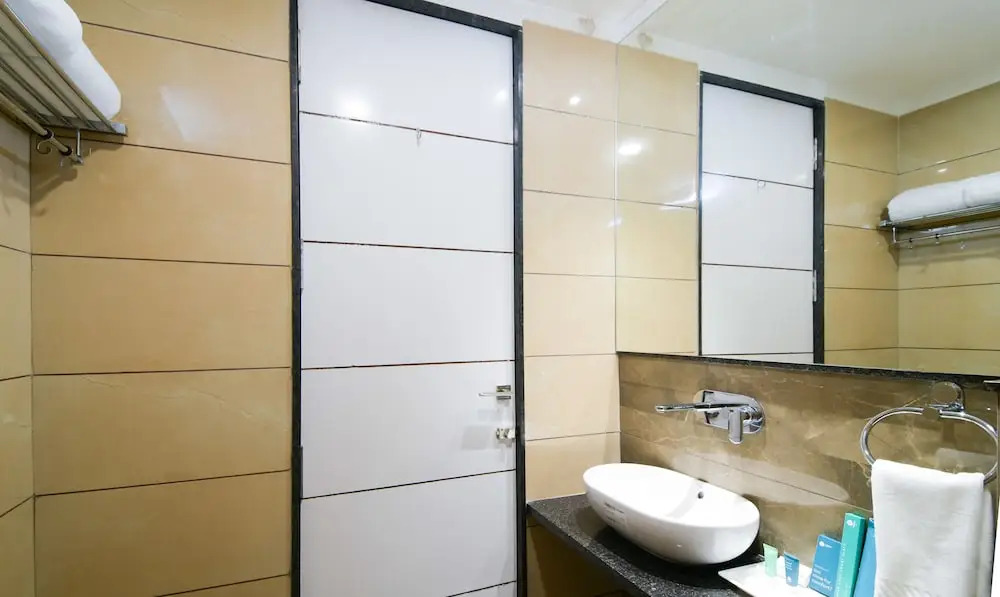 Treebo Avadh Residency