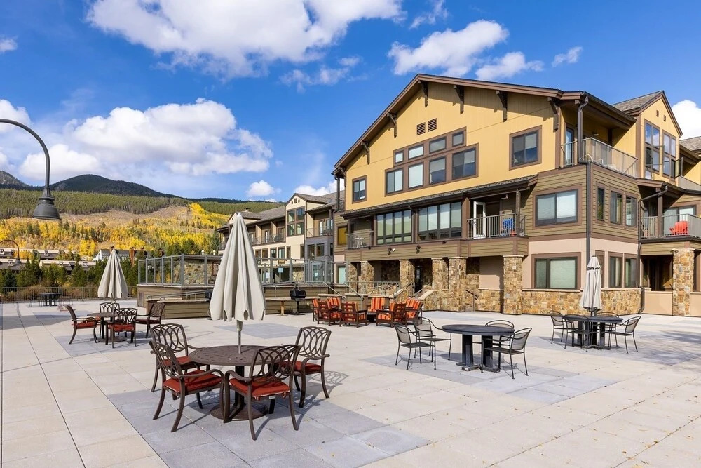 2767 Slopeside Condo by RedAwning