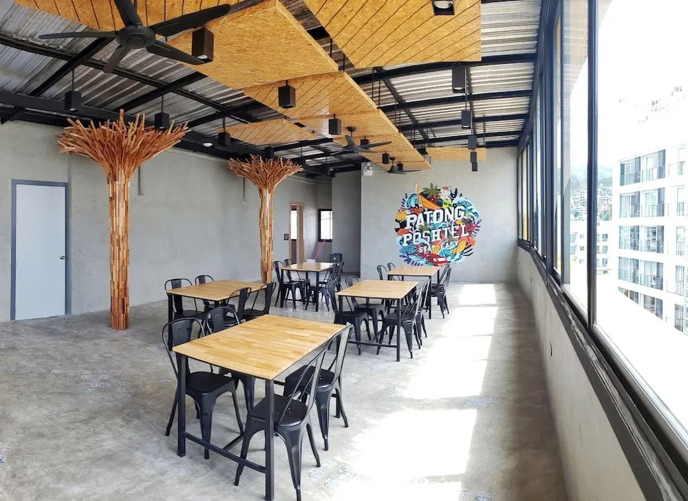 Patong Poshtel