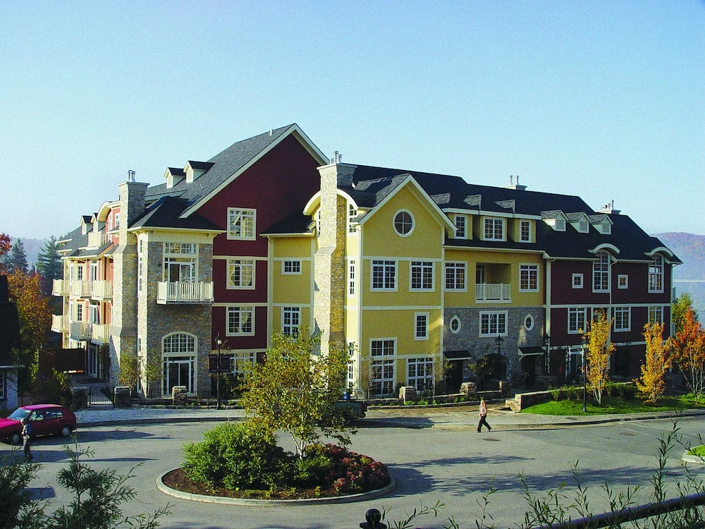 Cozy Lodge in the Mont Tremblant Ski Village