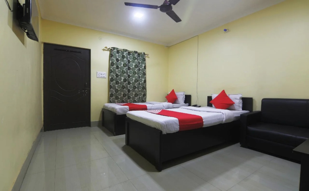 Matree Lodge By OYO Rooms