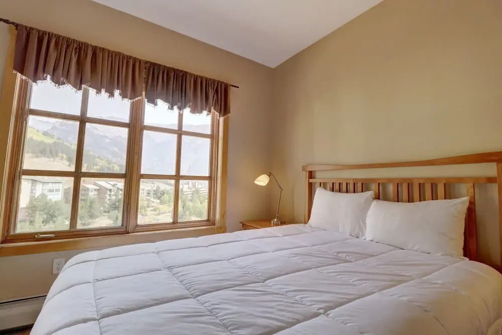 Largest Condo In Passage Point, Vaulted Ceilings, Huge Balcony - PP514 by Redawning
