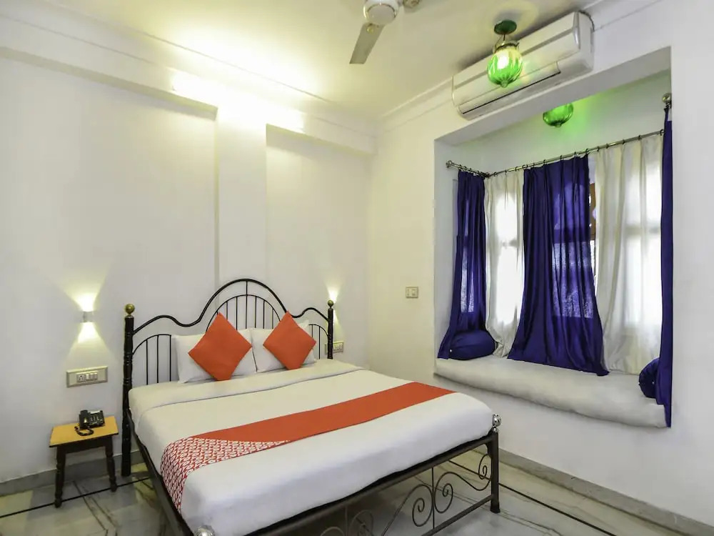 OYO 10704 Hotel Lake Haveli