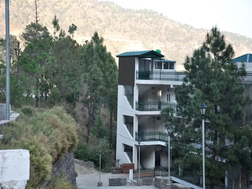OYO 13463 Home Studio Valley view Kumarhatti