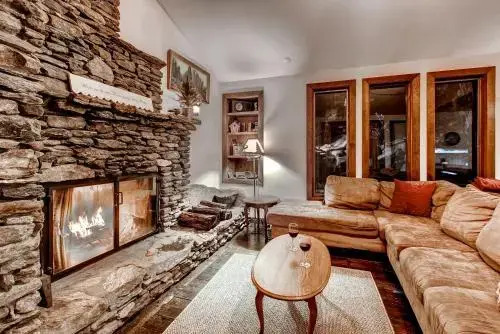 Cedar Rock Chalet
