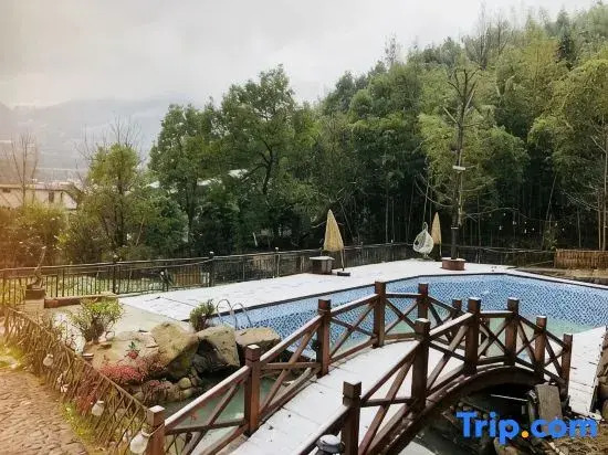 Tonglu Lingyuan Drunken Court Homestay