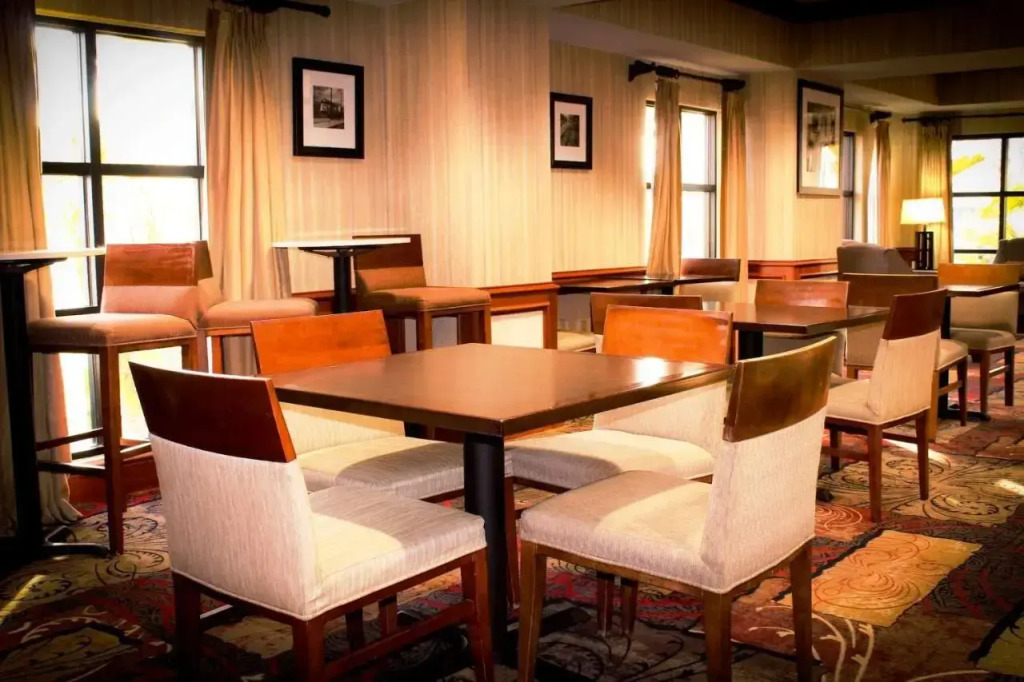 Hampton Inn Stes Colton