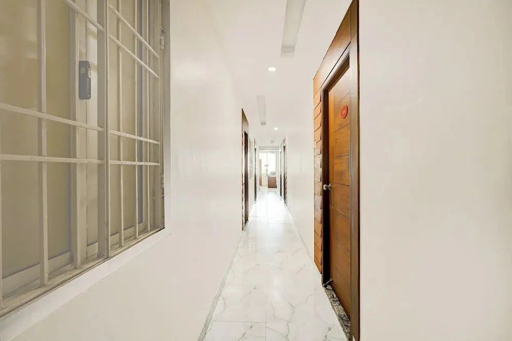 Fabhotel Ecr’S Royal Elite