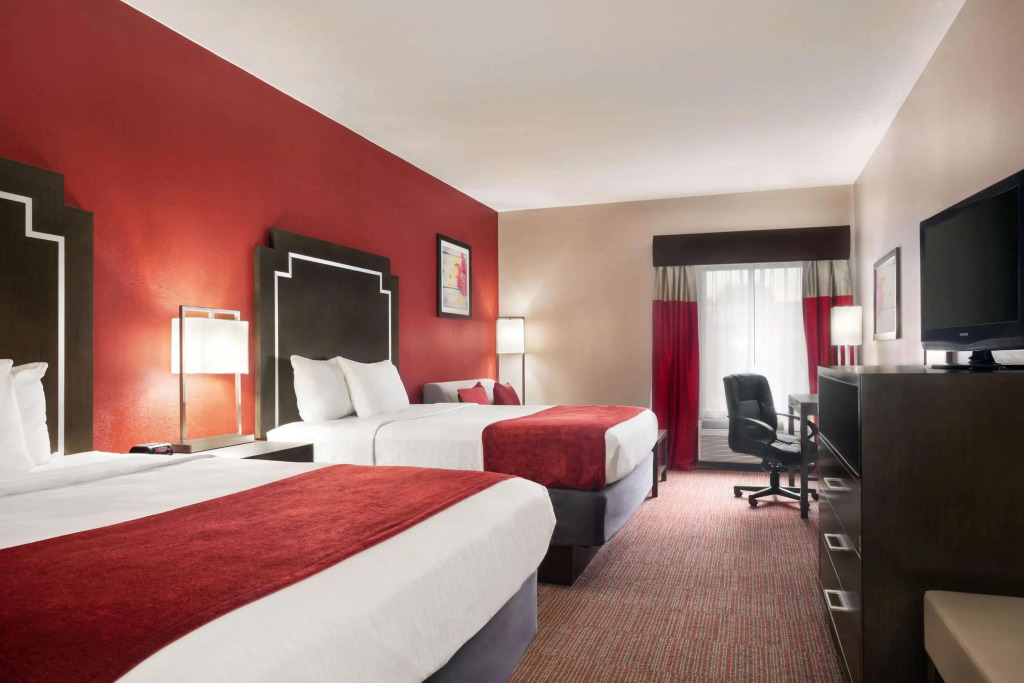 Days Inn & Suites by Wyndham Murfreesboro I-24 East
