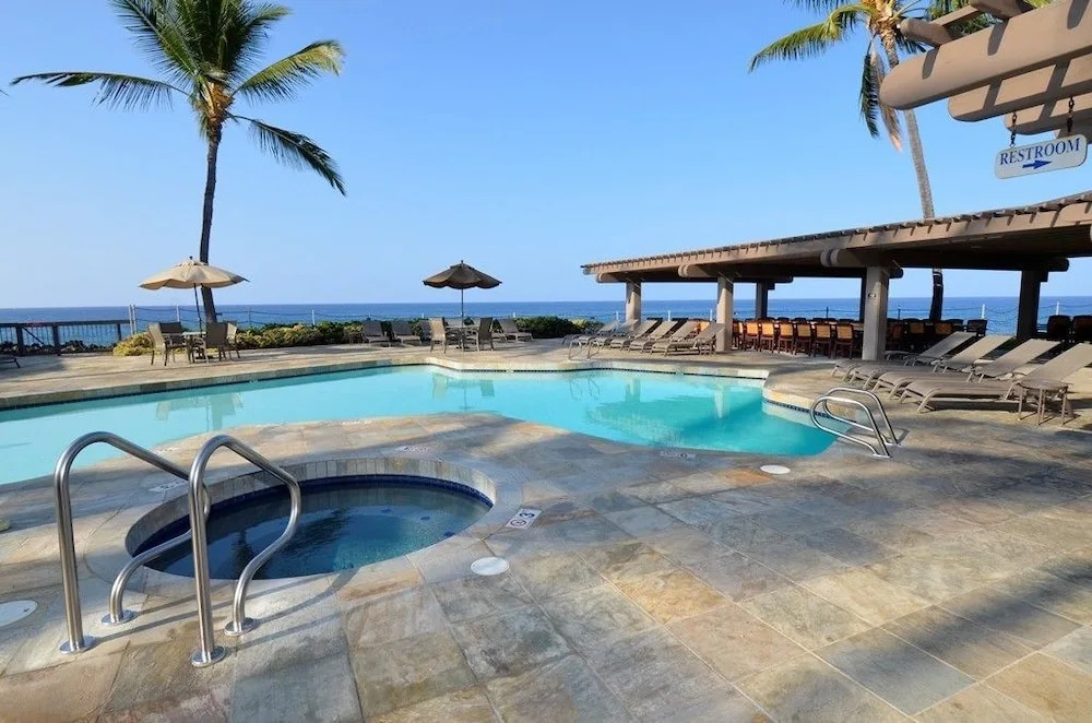 Kanaloa 202 by RedAwning