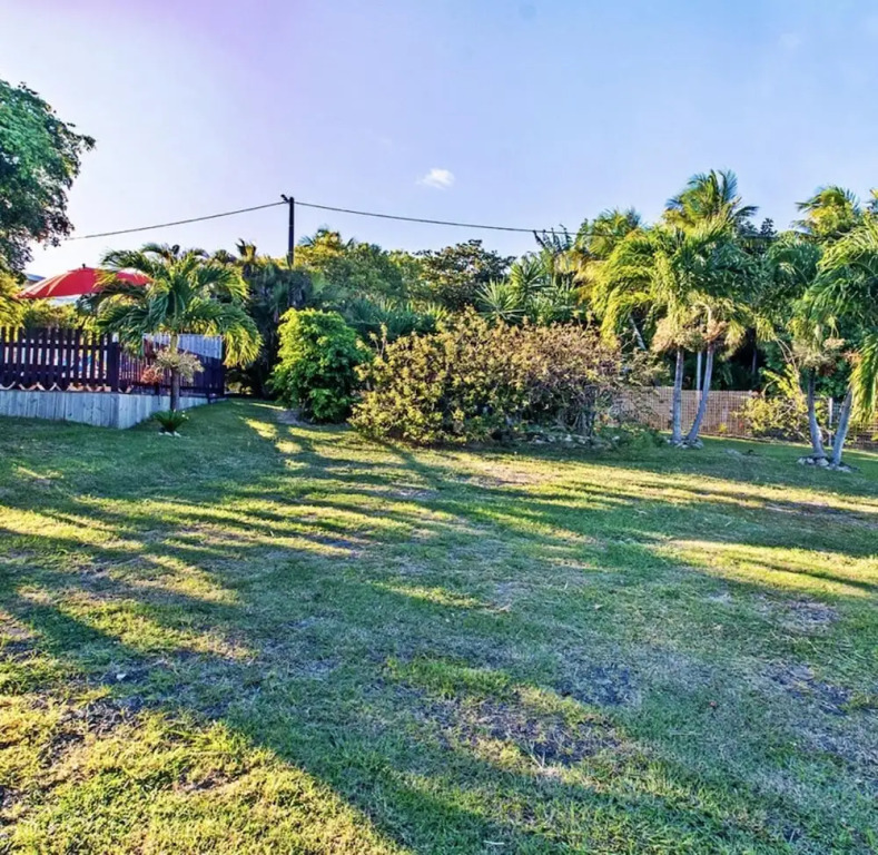 House With one Bedroom in Le Vauclin, With Pool Access, Enclosed Garde