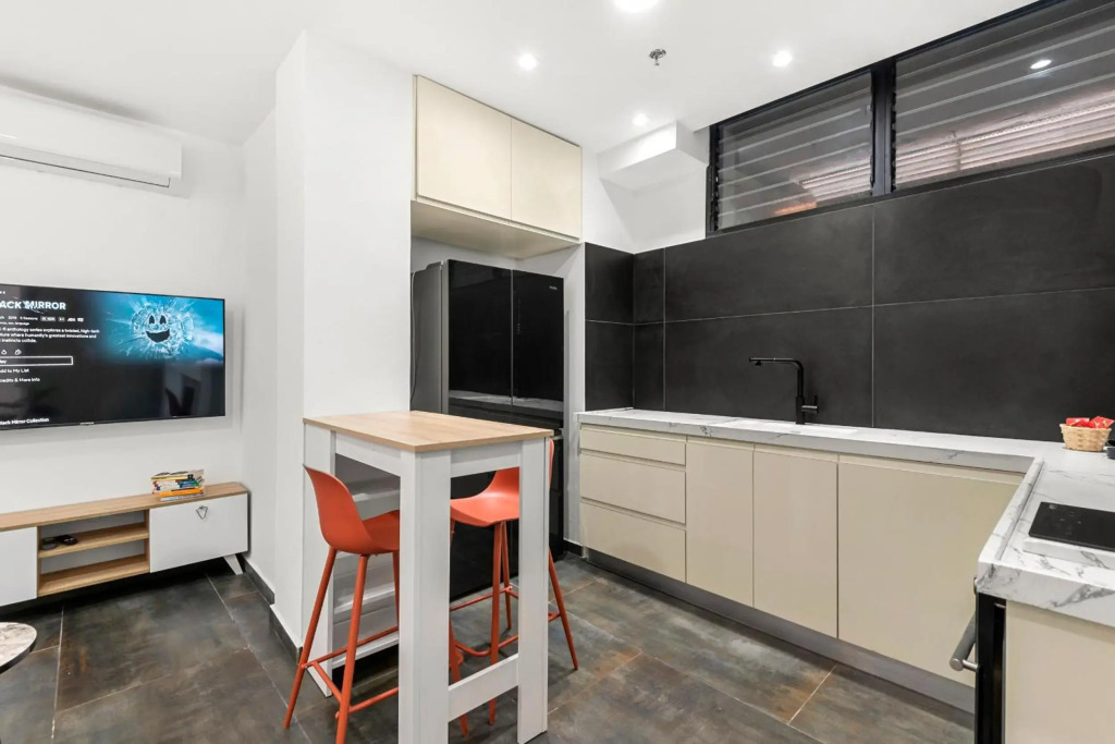 Brand new apartment next to the beach M4