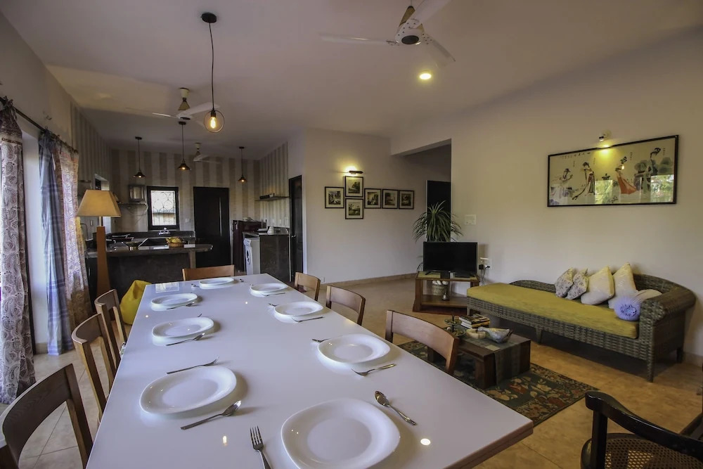 OYO 10871 Home Luxurious 3BHK Dona Paula