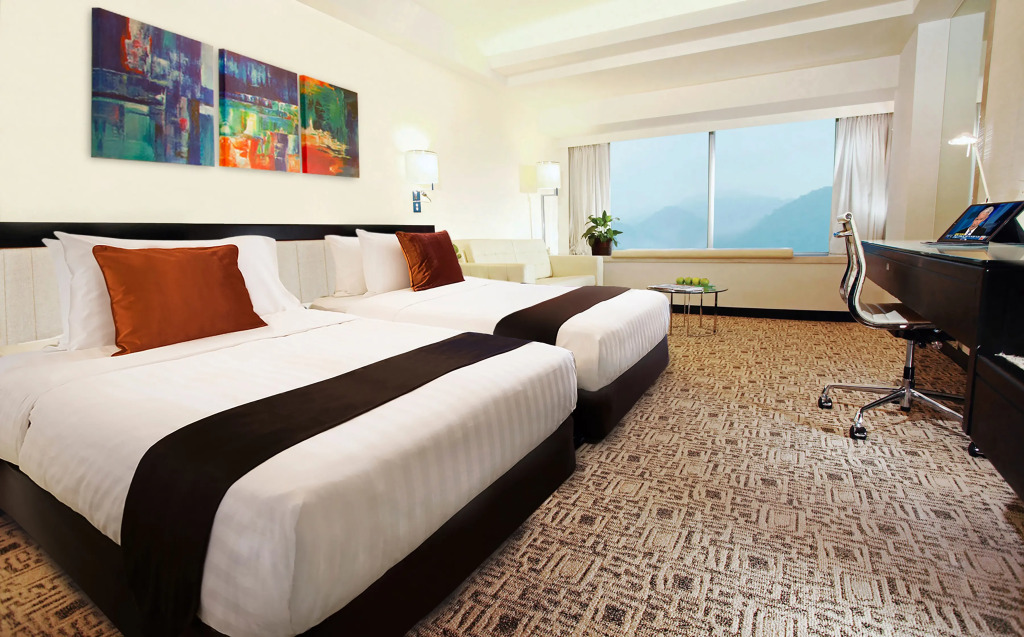 Regal Riverside Hotel