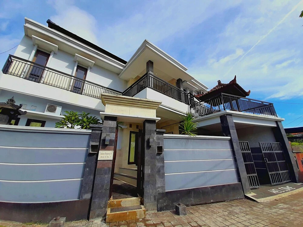Safe House Bed and Breakfast - Hostel - Adults Ony