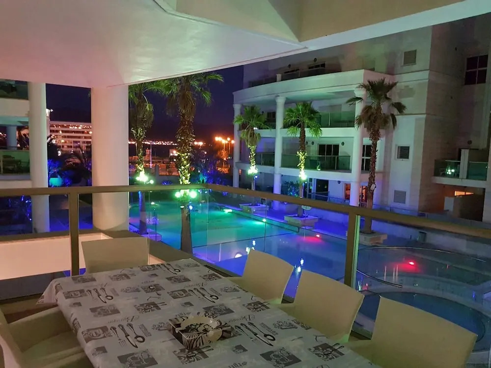 PENTHOUSE DELUXE -JACCUZZI - La Palmeraie