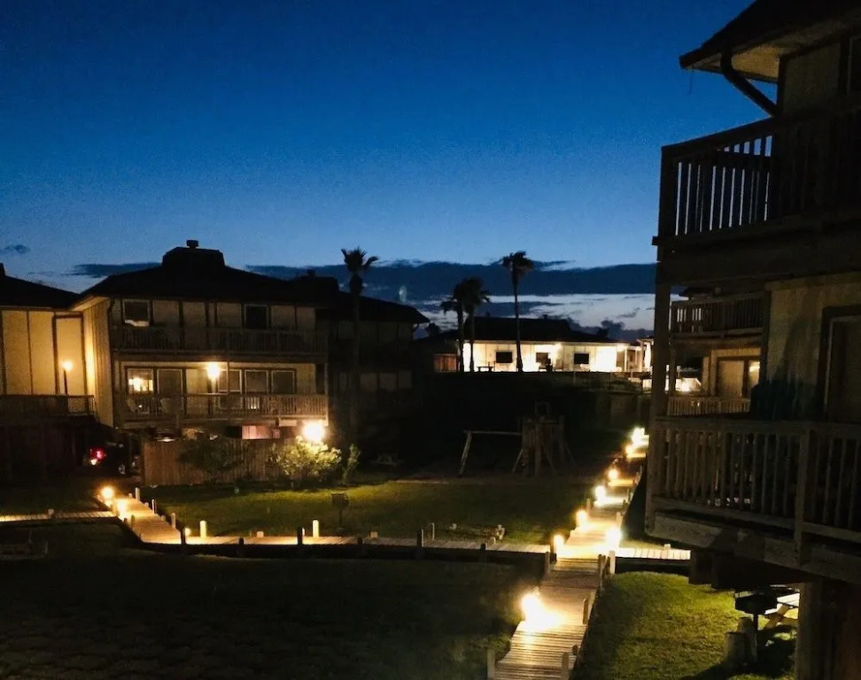 A Change In Lattitude 304Bh 2 Bedroom Condo