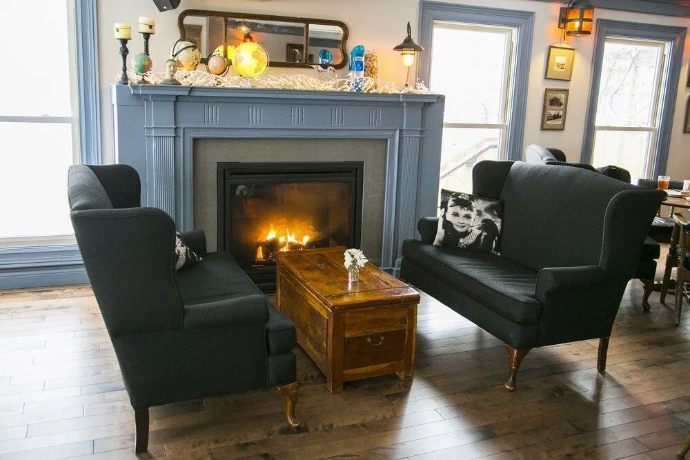 Lanes Privateer Inn