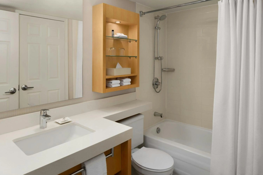 Delta Hotels by Marriott Whistler Village Suites